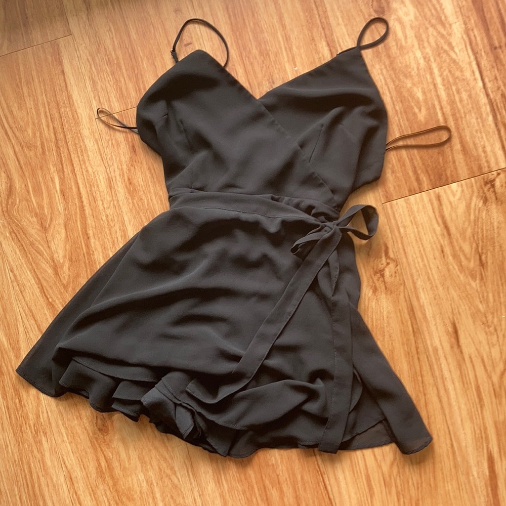 Dynamite Adjustable Strap Black Chiffon Romper XS